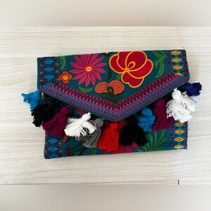 Beautiful Clutch, Strap Included